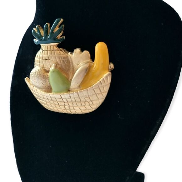 Tropical Fruit Salad Brooch Pin Gold Tone Pineapple Banana Pear Whimsical Enamel - Picture 8 of 16